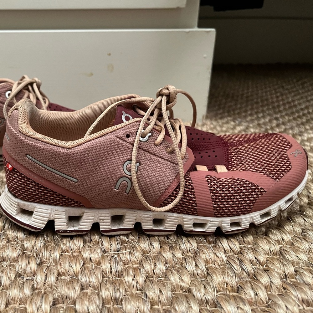 On Cloud Running Shoes, size 6.5